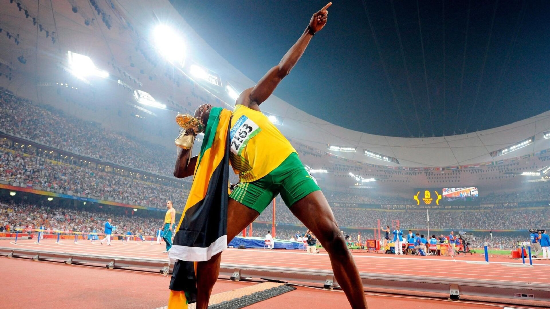 室内体能“梯子敏捷步伐赛” 双脚飞踏梯子格